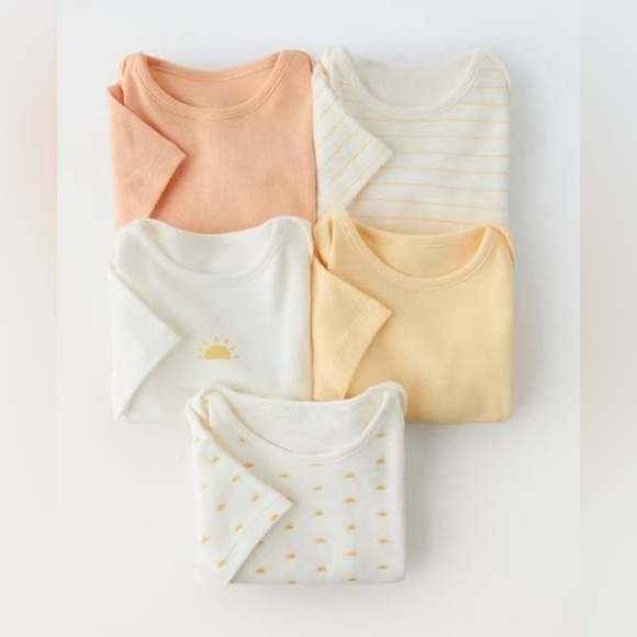 NIB Set of 5 Baby Onesies in Pastel Shades short sleeve bodysuit 2/3 Y cotton - Picture 1 of 2